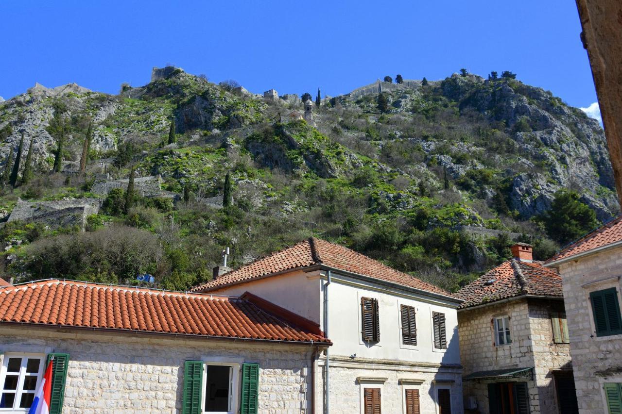 Montenegro Backpackers Home Kotor Exterior photo